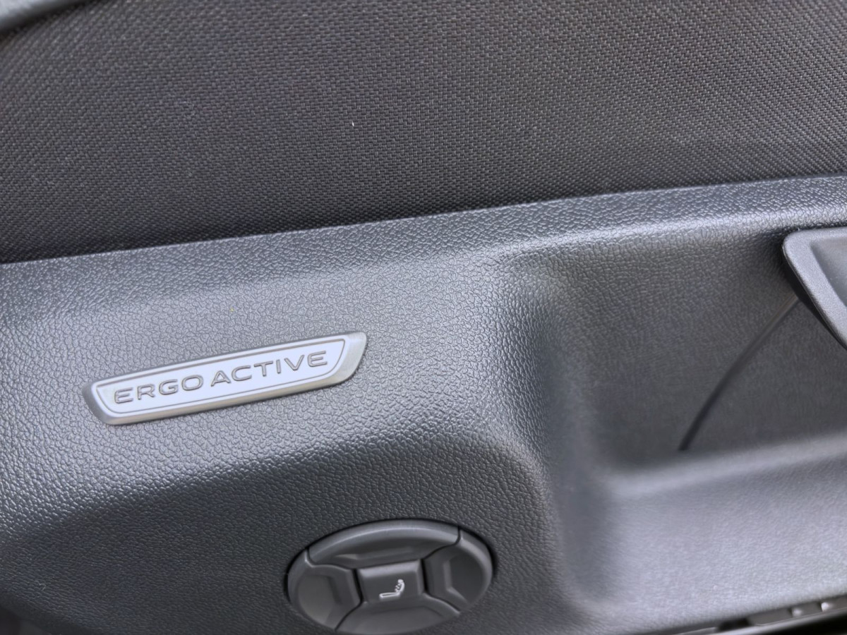 Thumb 18: Volkswagen T-Roc 1.5 eTSI DSG STYLE NAVI HuD KAMERA SITZHZG