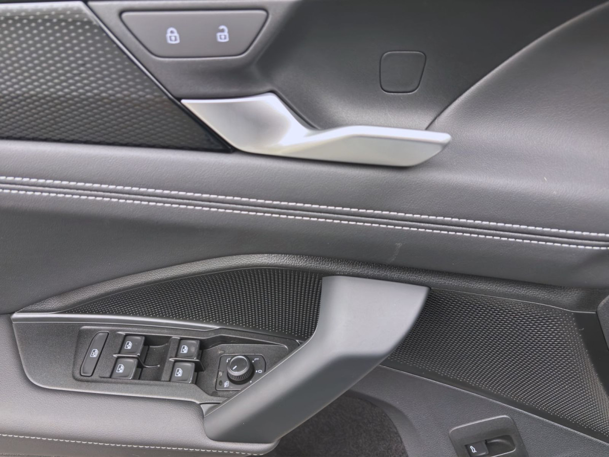 Thumb 10: Volkswagen Tiguan 2.0 TDI DSG ENERGY STDHZG AHK KAMERA NAVI
