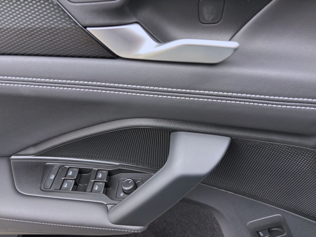 Thumb 10: Volkswagen Tiguan 2.0 TDI DSG ENERGY STDHZG AHK NAVI KAMERA