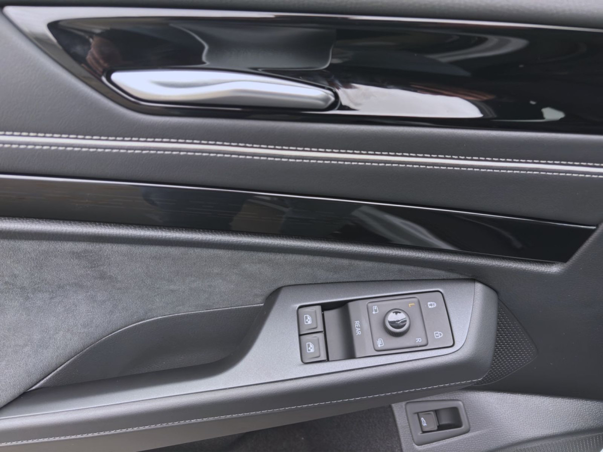 Thumb 10: Volkswagen ID.7 Tourer PRO S NAVI IQ.LIGHT AHK KAMERA SHZG