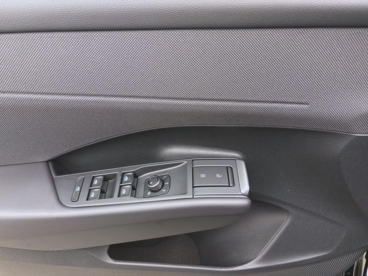 Thumb 10: Volkswagen T-Roc 1.5 eTSI DSG LIFE NAVI KAMERA SITZHZG LED+