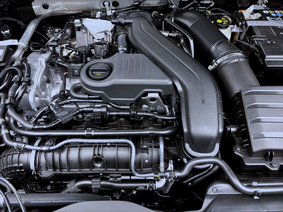 Thumb 17: Volkswagen T-Roc 1.5 eTSI DSG LIFE NAVI KAMERA SITZHZG LED+