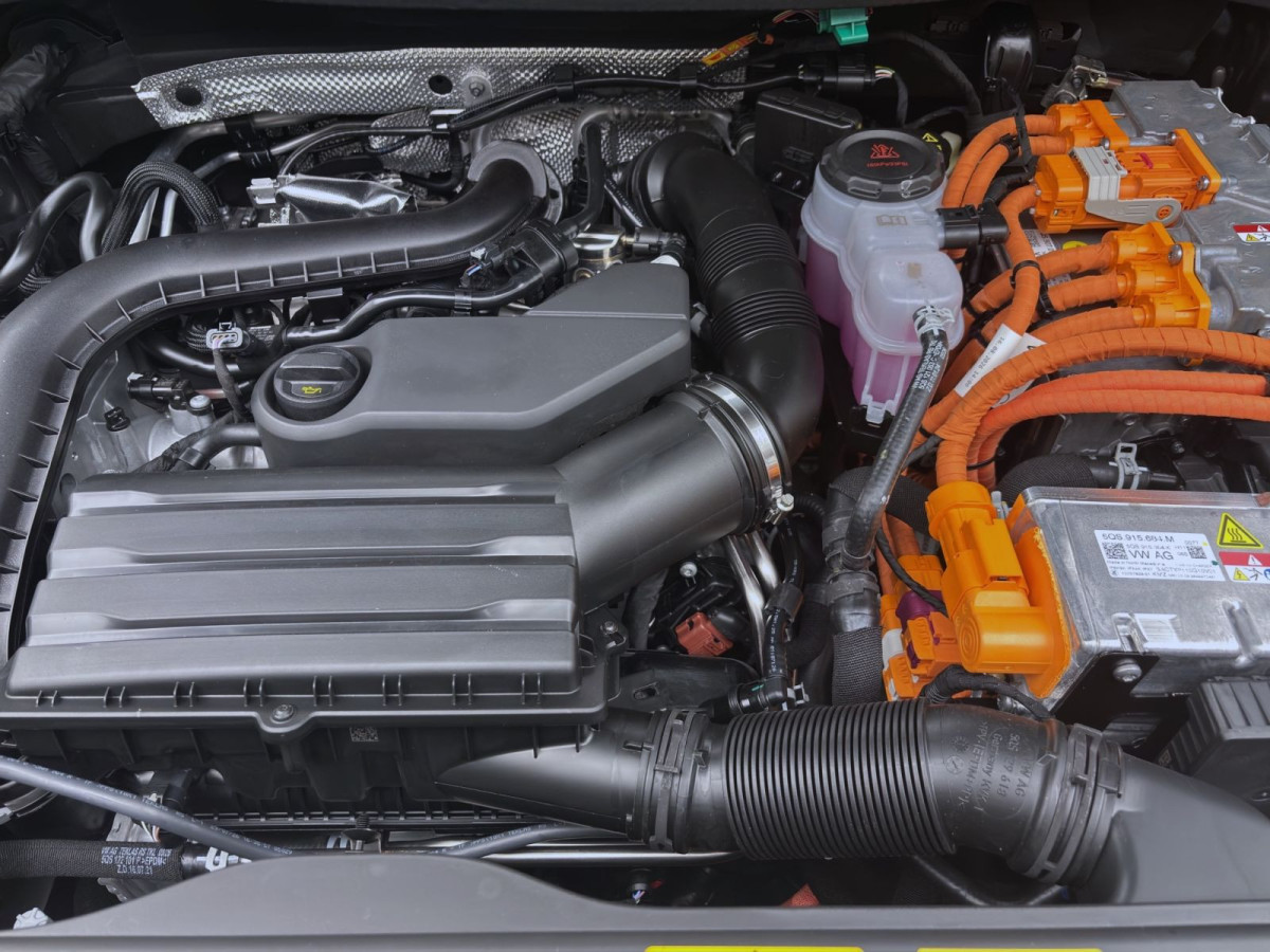Thumb 17: Volkswagen Tiguan 1.5 TSI eHybrid DSG ENERGY AHK KAMERA SITZHZG NAVI