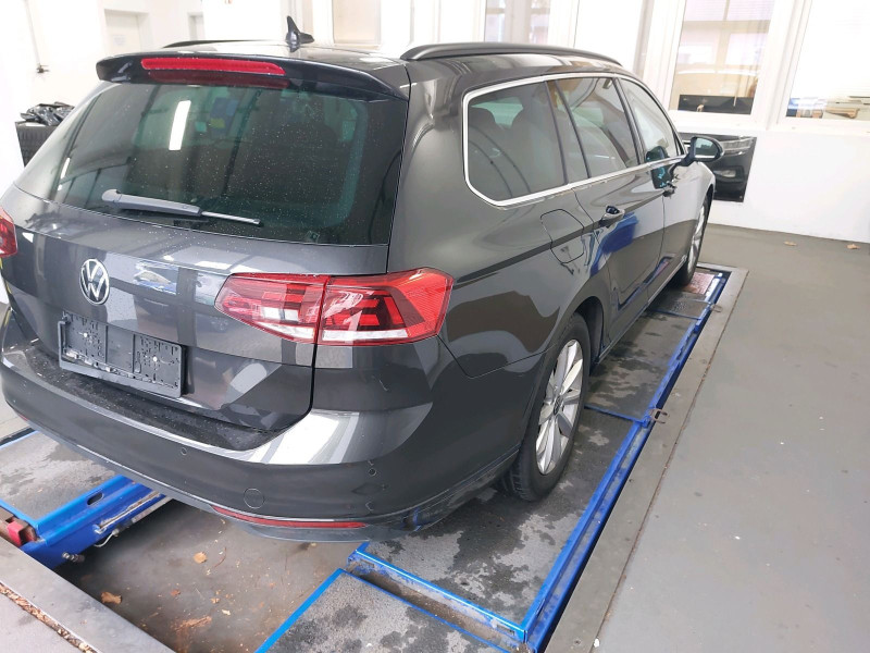 Bild 4: Volkswagen Passat Variant 1.5 TSI DSG BUSINESS NAVI SITZHZG PDC LED