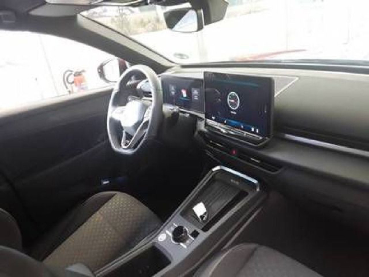 Thumb 3: Volkswagen T-Roc 1.5 eTSI DSG R-LINE AHK NAVI IQ.LIGHT KAMERA