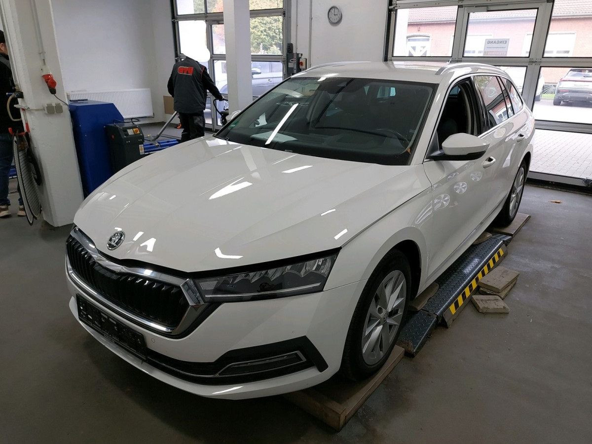 Thumb 1: Škoda Octavia Combi 2.0 TDI DSG STYLE STDHZG AHK NAVI