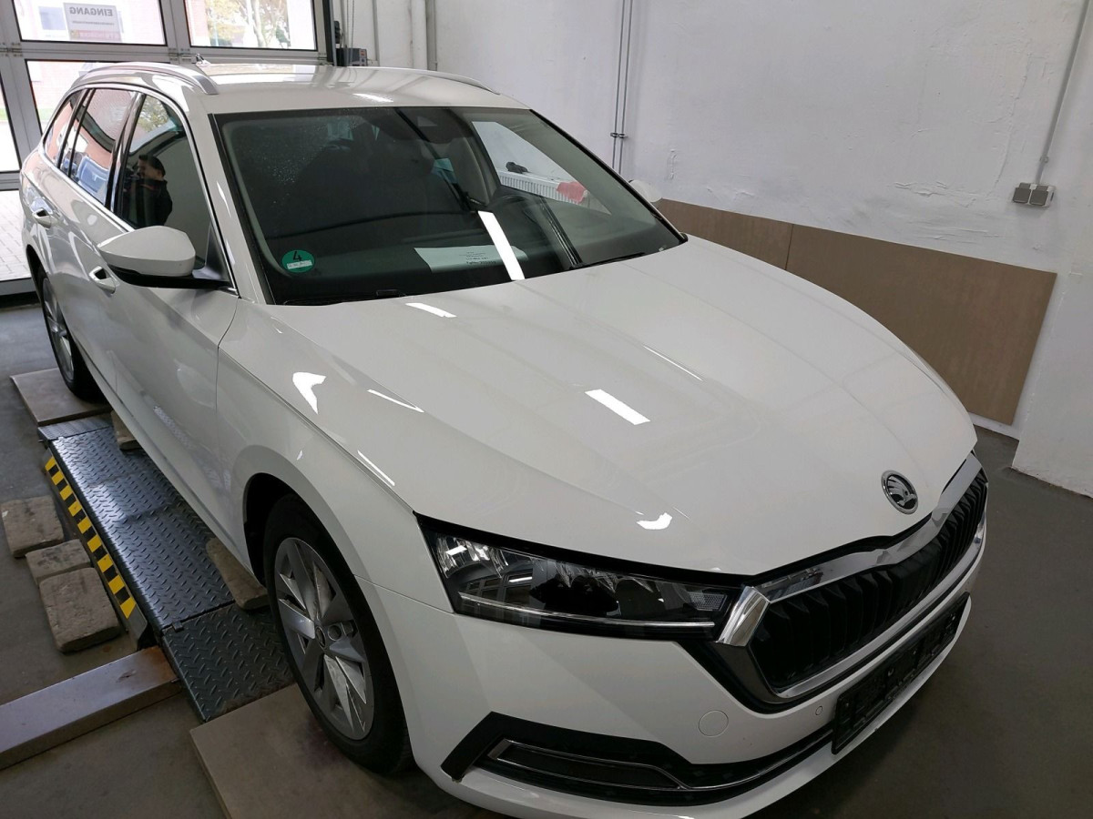 Thumb 2: Škoda Octavia Combi 2.0 TDI DSG STYLE STDHZG AHK NAVI