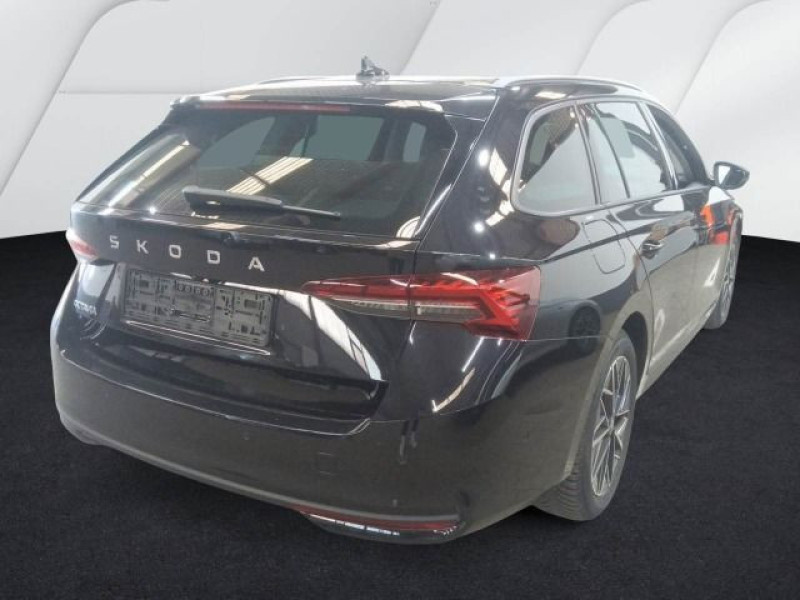 Bild 2: Škoda Octavia Combi 2.0 TDI DSG TOUR STDHZG PANO NAVI HuD