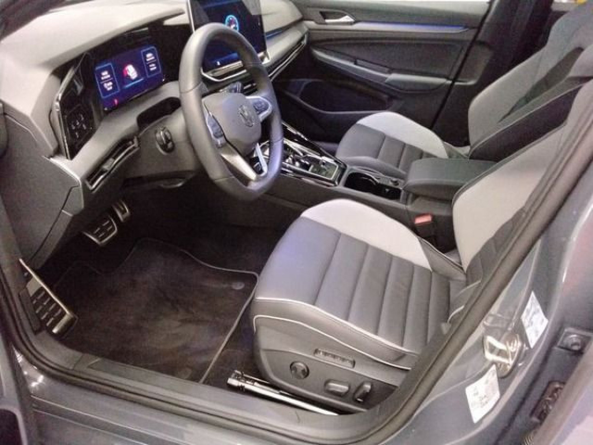 Thumb 3: Volkswagen Golf 1.5 TSI eHybrid DSG GTE PANO AHK NAVI DCC