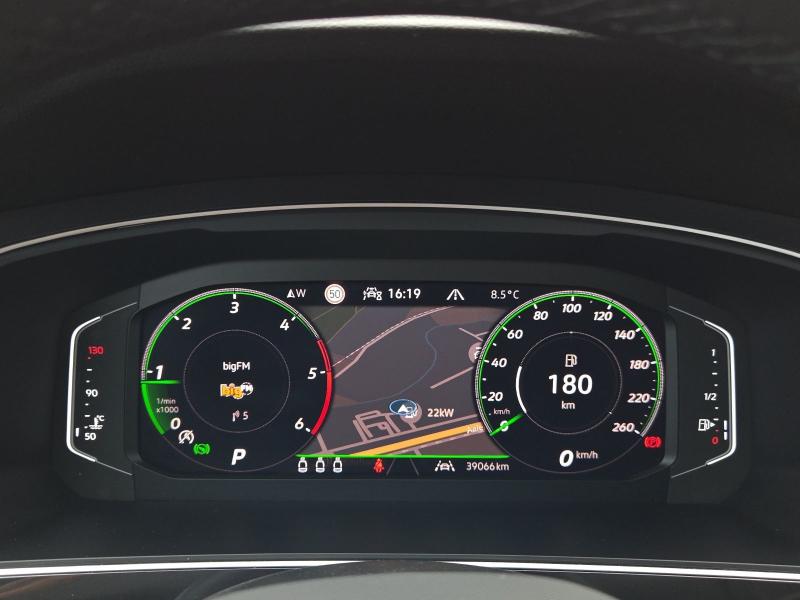 Volkswagen Tiguan Allspace R-Line – image 9 of 25