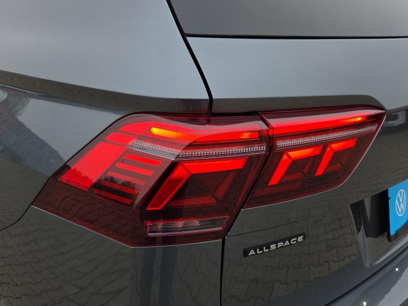 Volkswagen Tiguan Allspace R-Line – image 24 of 25