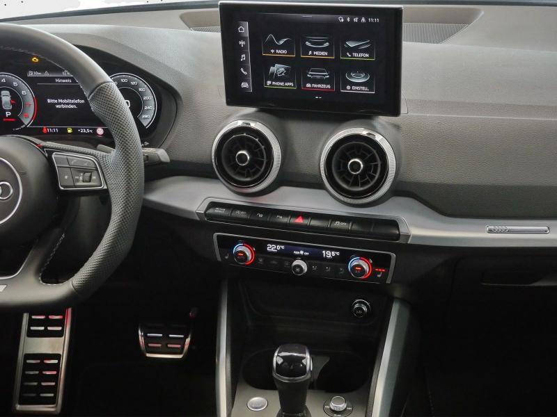 Audi Q2 S line – image 6 of 22