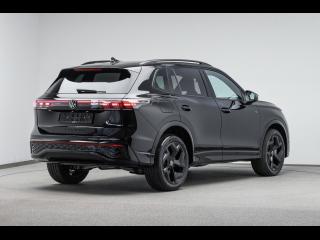 Volkswagen Tiguan R-Line – image 2 of 15