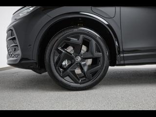 Volkswagen Tiguan R-Line – image 7 of 15