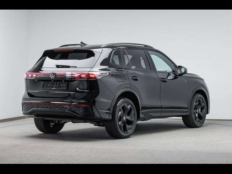 Volkswagen Tiguan R-Line – image 2 of 15