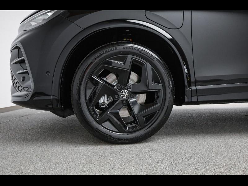 Volkswagen Tiguan R-Line – image 7 of 15