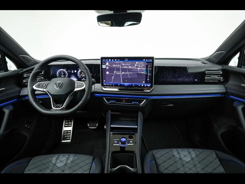 Volkswagen Tiguan R-Line – image 11 of 15