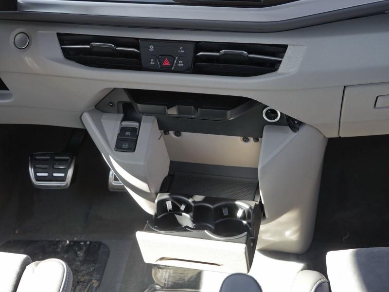 Volkswagen T7 Multivan Energy – image 7 of 22
