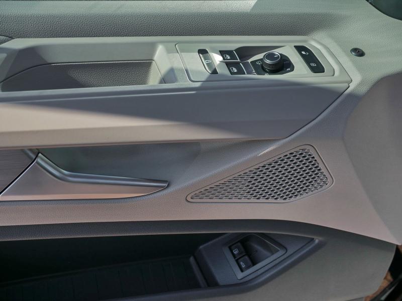 Volkswagen T7 Multivan Energy – image 19 of 22