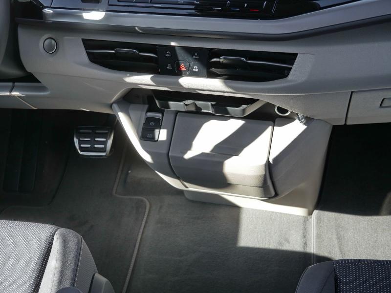 Volkswagen T7 Multivan Energy – image 7 of 24
