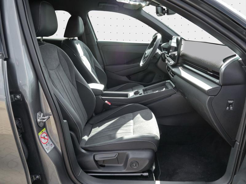 Volkswagen T-Roc Style – image 4 of 24