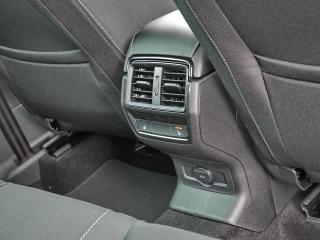 Škoda Karoq Sportline – image 17 of 24