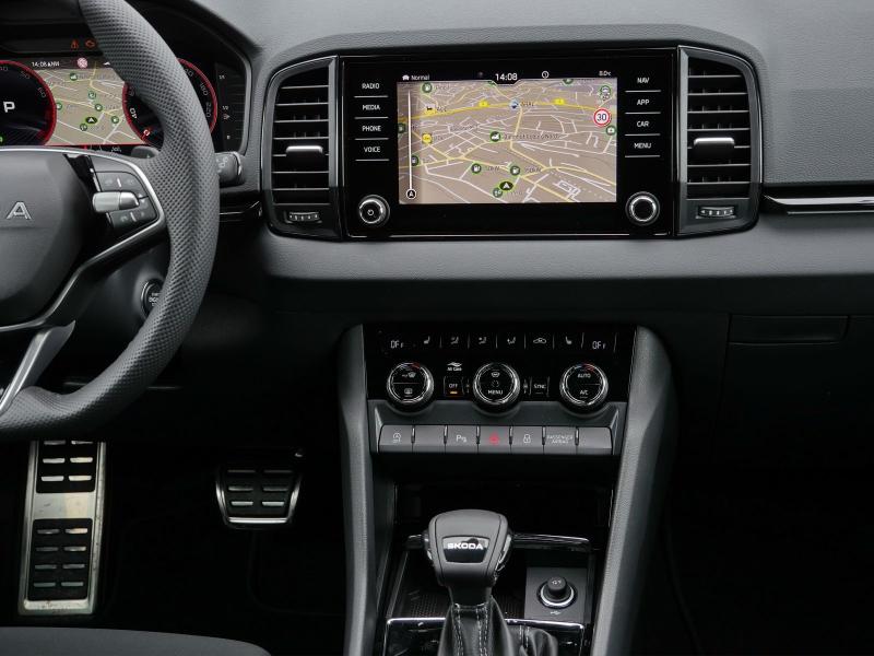 Škoda Karoq Sportline – image 6 of 24