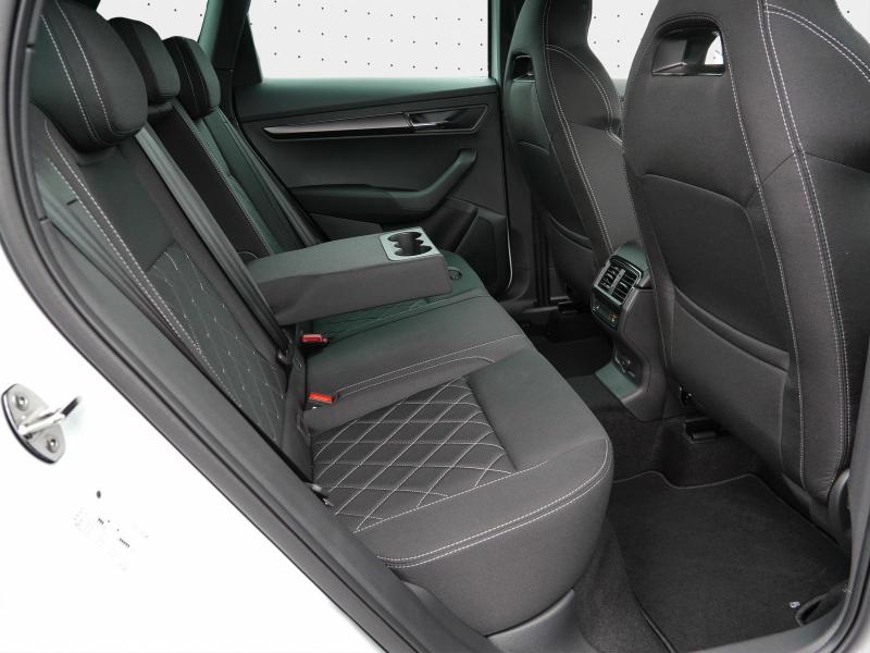Škoda Karoq Sportline – image 16 of 24