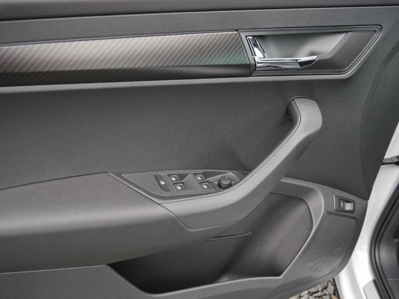 Škoda Karoq Sportline – image 21 of 24