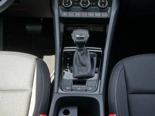 Škoda Karoq Selection – image 7 of 24