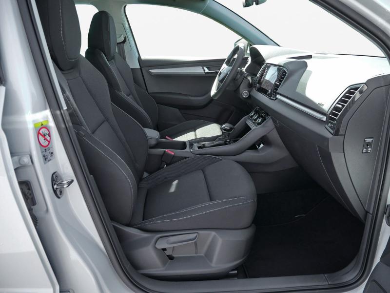 Škoda Karoq Selection – image 4 of 24