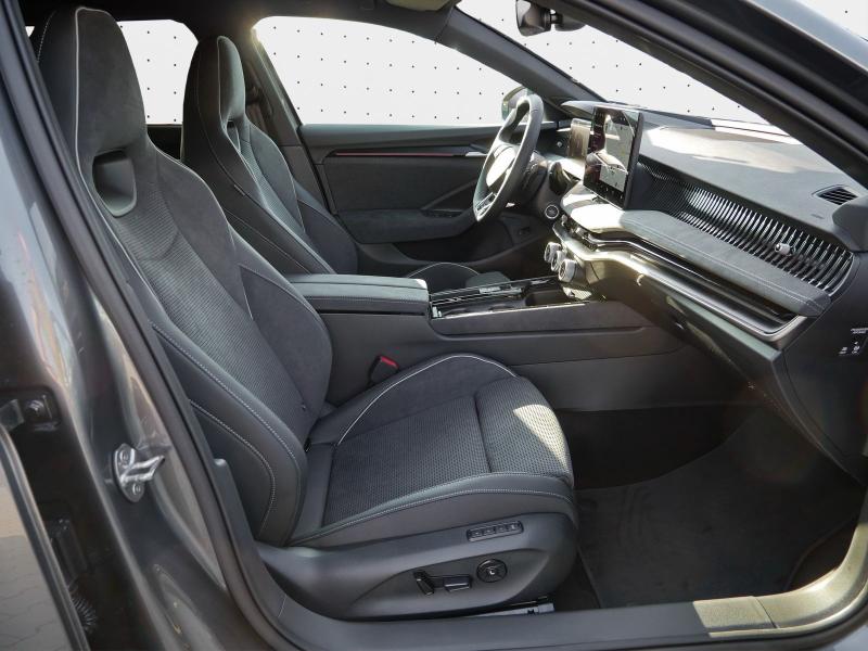 Škoda Superb Sportline – image 4 of 23
