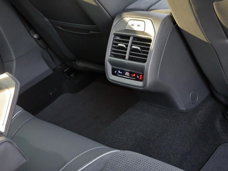 Škoda Superb Sportline – image 17 of 23