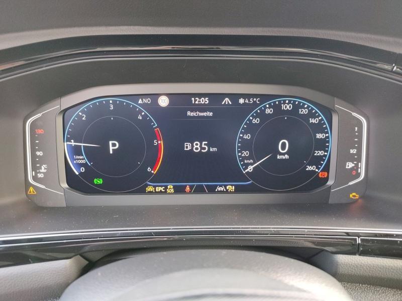 Volkswagen T-Roc Style – image 9 of 16