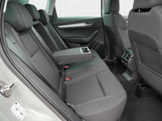 Škoda Karoq Selection – image 16 of 23