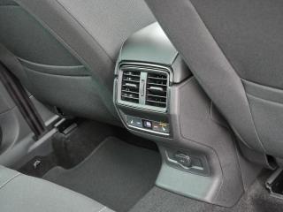 Škoda Karoq Selection – image 17 of 23