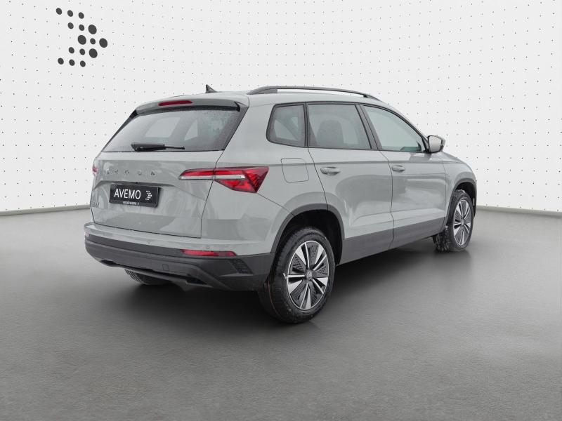 Škoda Karoq Selection – image 2 of 23