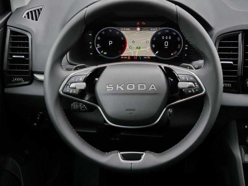 Škoda Karoq Selection – image 9 of 23