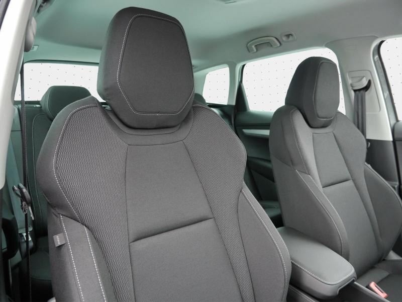 Škoda Karoq Selection – image 10 of 23