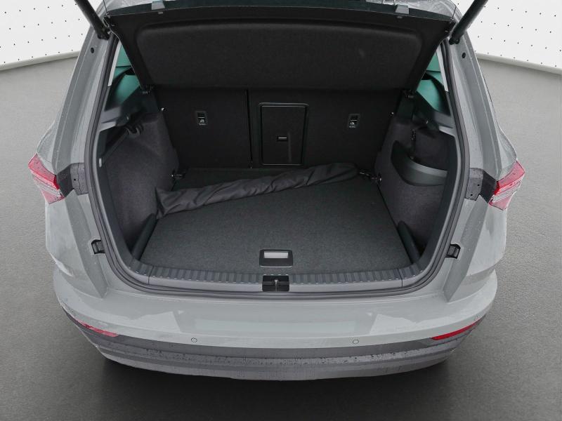 Škoda Karoq Selection – image 11 of 23
