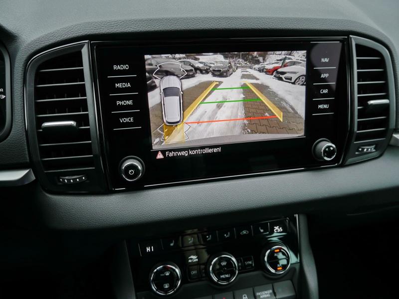 Škoda Karoq Selection – image 15 of 23
