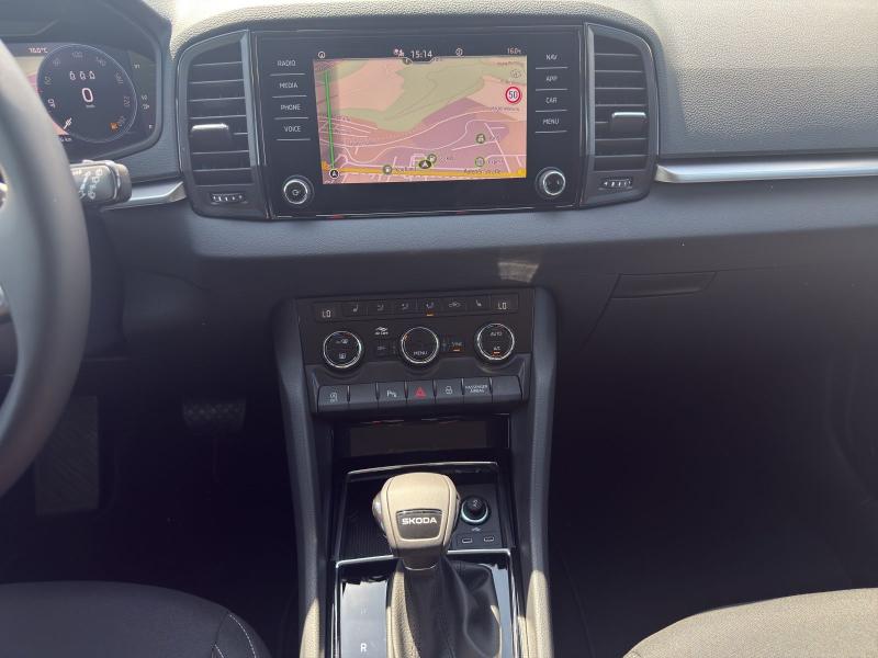 Škoda Karoq Selection – image 6 of 16