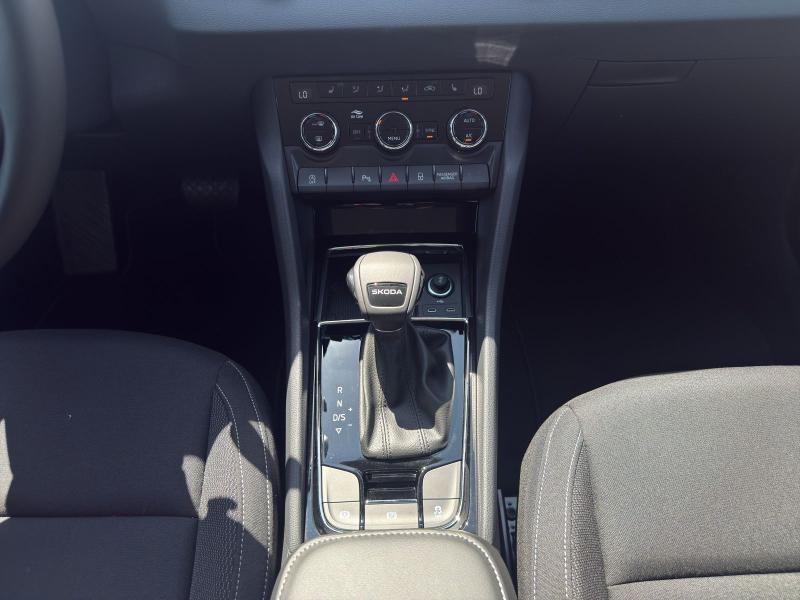 Škoda Karoq Selection – image 7 of 16