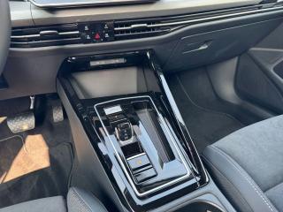 Volkswagen Golf Style – image 10 of 17