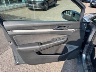 Volkswagen Golf Style – image 15 of 17