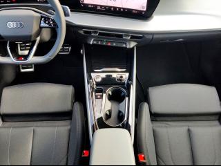 Audi Q3 S line – image 7 of 25