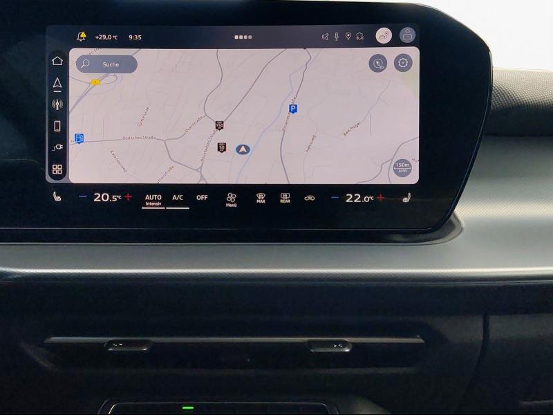 Audi Q3 S line – image 6 of 25