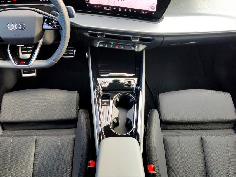 Audi Q3 S line – image 7 of 25