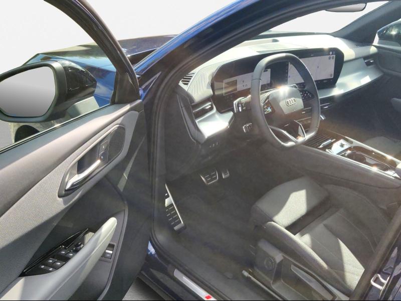 Audi Q3 S line – image 14 of 25