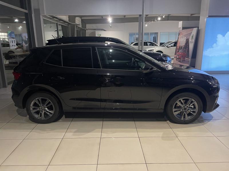 Škoda Fabia Selection – image 15 of 17